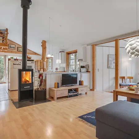 Flugha - 500m To The Fjord By Interhome
